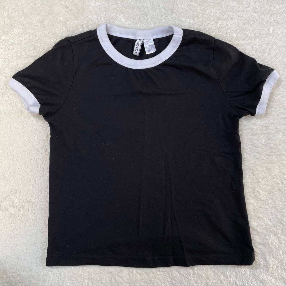 Black with white accent sleeves H&M crop top basic tee